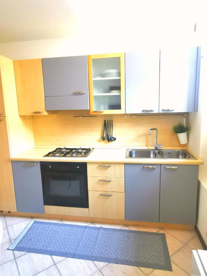 Old Town Apartment With Terrace - Live Love Lake Peschiera del Garda Exteriér fotografie