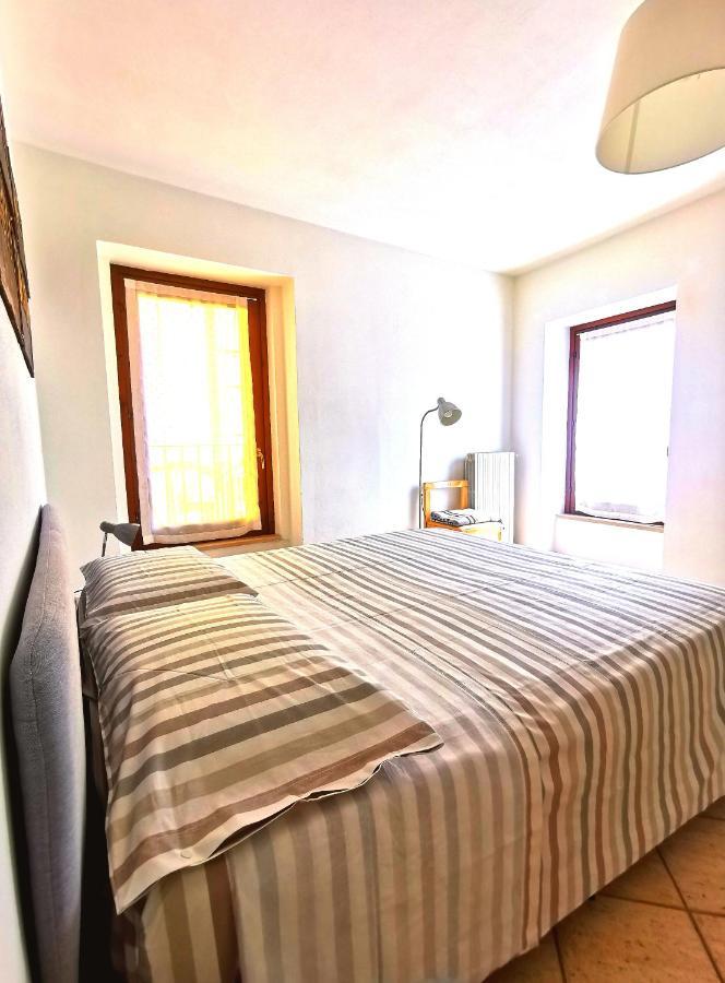 Old Town Apartment With Terrace - Live Love Lake Peschiera del Garda Exteriér fotografie