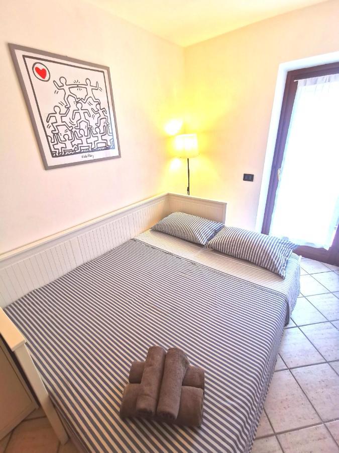 Old Town Apartment With Terrace - Live Love Lake Peschiera del Garda Exteriér fotografie