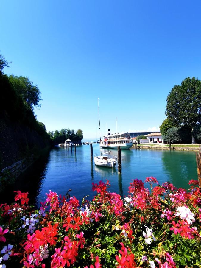 Old Town Apartment With Terrace - Live Love Lake Peschiera del Garda Exteriér fotografie